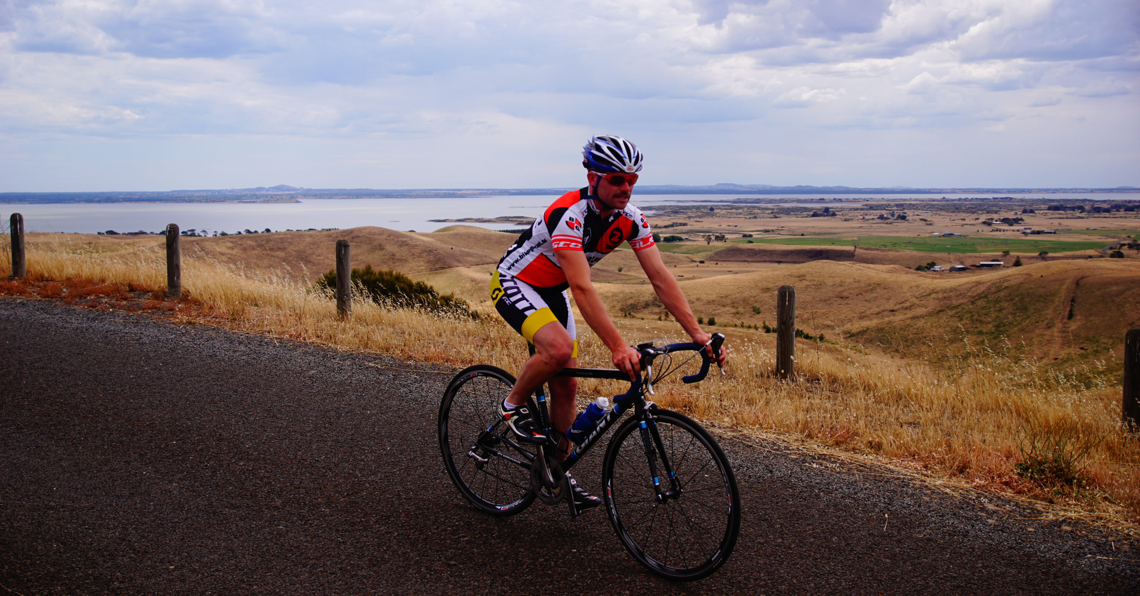 Top 5 Must-Have Features in Cycling Glasses for Over-40s